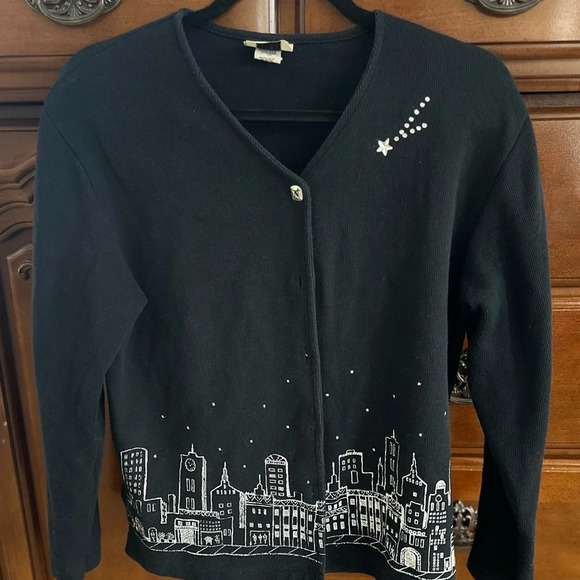 Gorgeous Women’s Vintage Teddi sweater. Button down. Size Medium. - Picture 1 of 10